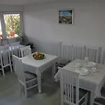 2 Floor House Perfect For Large Groups