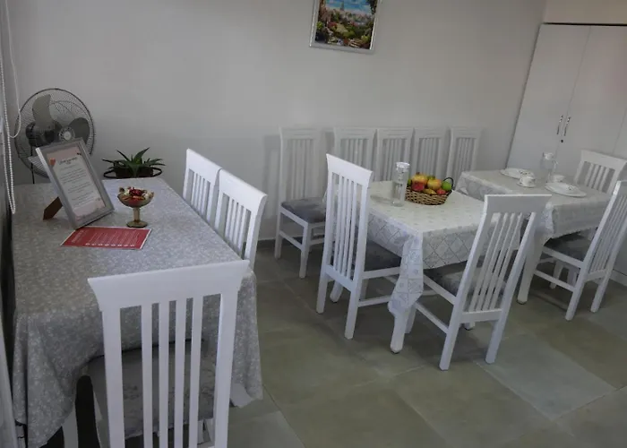 2 Floor House Perfect For Large Groups Holiday home Velipoje