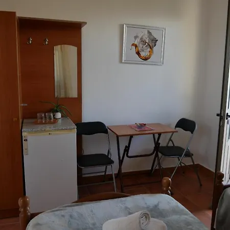 2 Floor House Perfect For Large Groups *