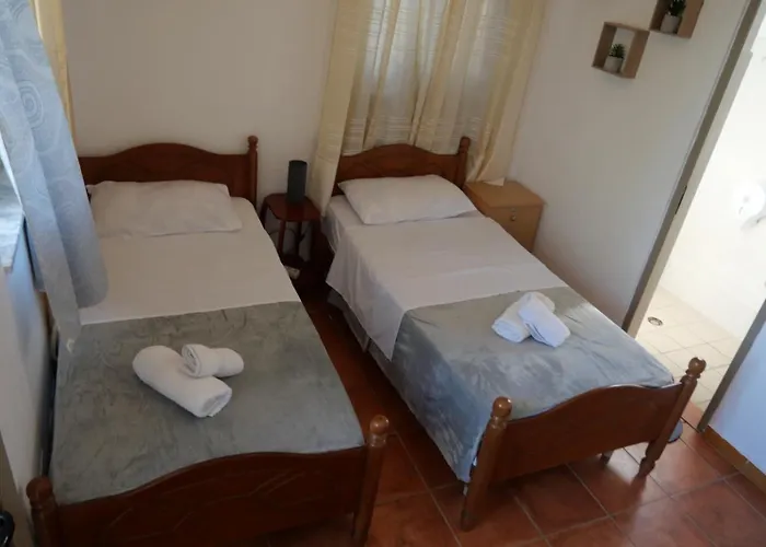 2 Floor House Perfect For Large Groups