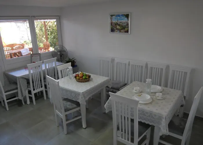 2 Floor House Perfect For Large Groups