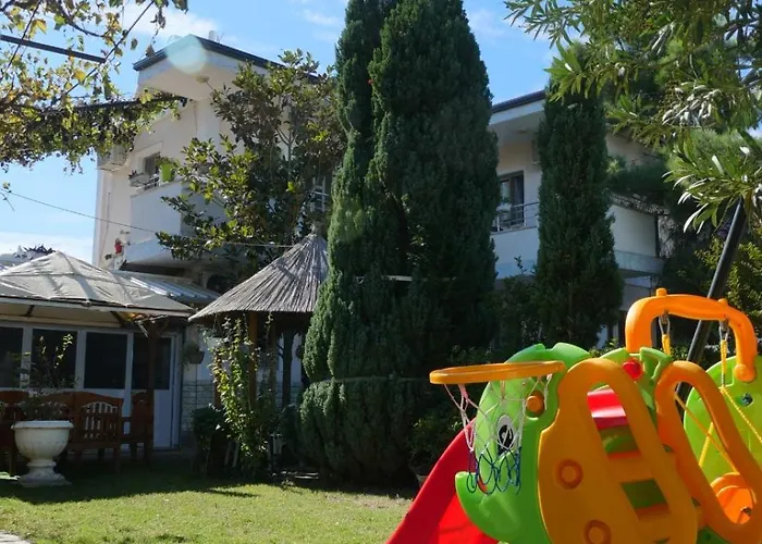 2 Floor House Perfect For Large Groups